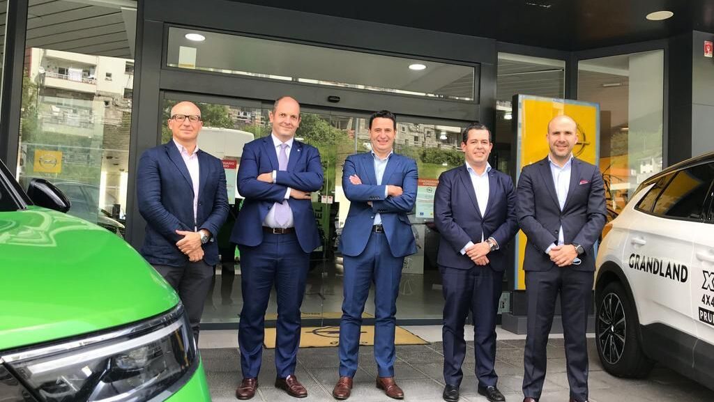 Visita dirigentes Opel a Elgoibar